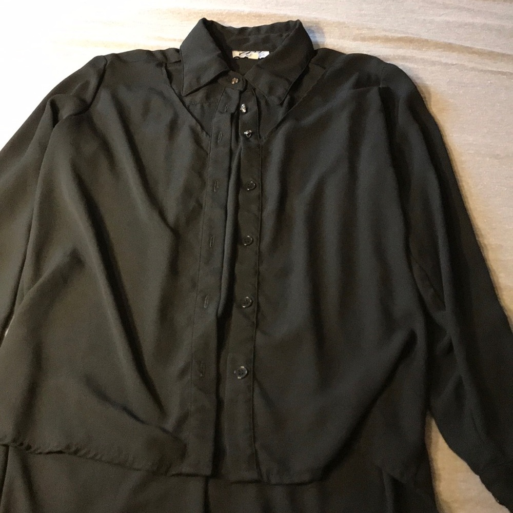 Small black skull button up